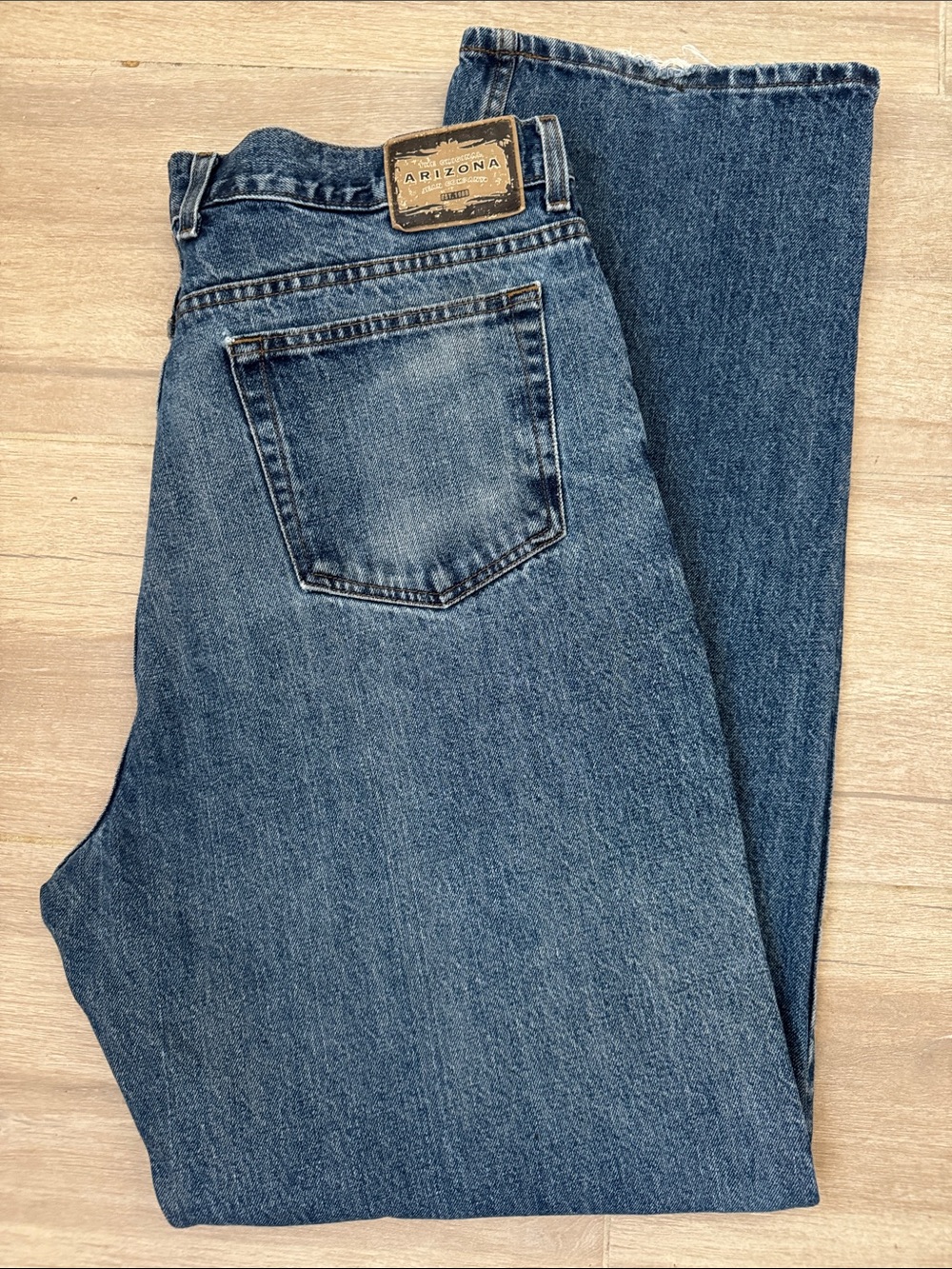 Arizona Jean Company Brown Tag Men's Tall Loose Fit Mid Wash Denim Jeans